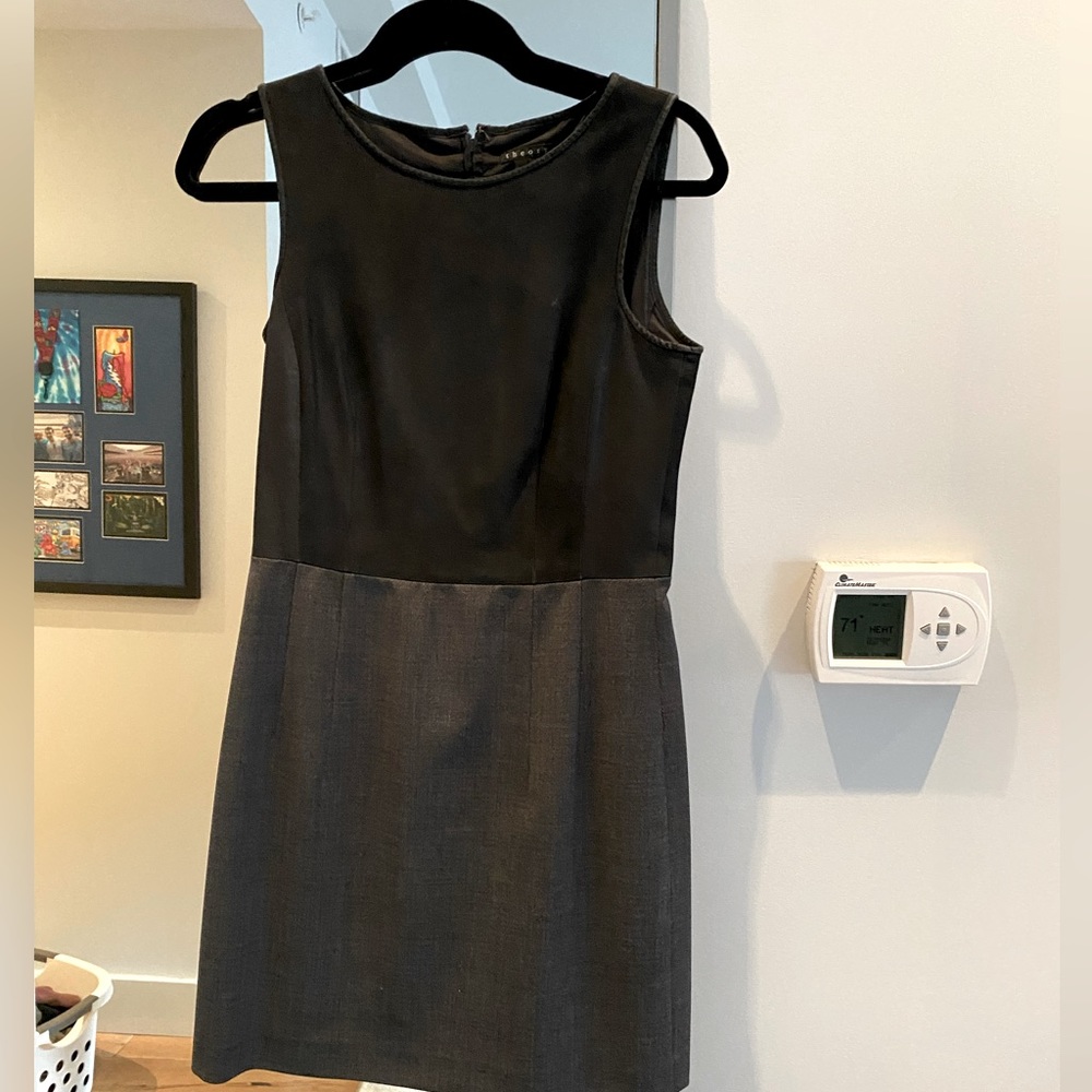 Theory work dress - 2 toned grey/black. Size 2.